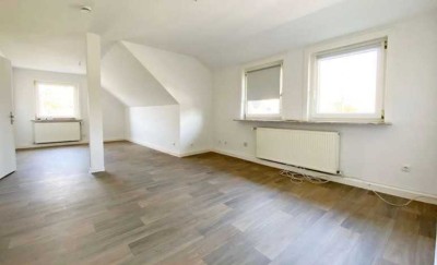 Moderne Doppelhaushälfte mit Garage und Carport in Seershausen