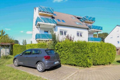 +++ Tolle 3 Zimmer Eigentumswohnung mit Balkon, PKW Stellplatz und EBK im 1.OG +++