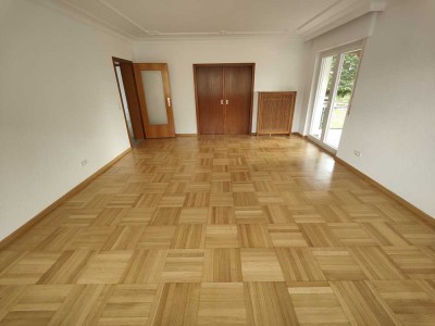 ******Renovierte und sanierte 4-Zimmerwohnung mit Terrasse***