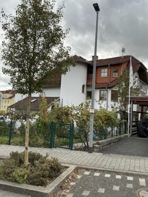 Großzügiges 3 Familienhaus mit großem Garten