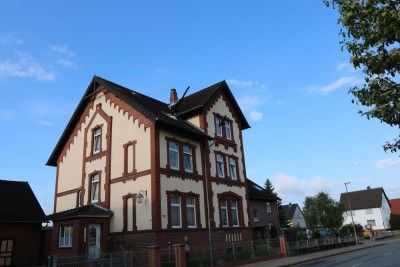 Ansprechende und vollständig renovierte 4-Raum-DG-Wohnung in Seesen