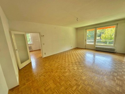 LICHTDURCHFLUTETES JUWEL MIT LOGGIA UND GRÜNBLICK IN BADEN!