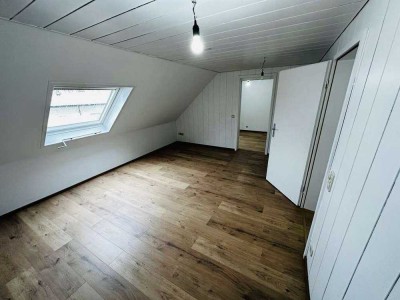 Neu renovierte 2,5 Zimmer Wohnung mit Stellplatz in Eislingen-Nord