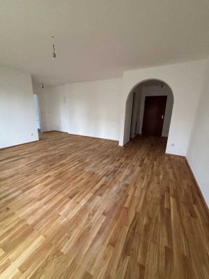 Lichtdurchflutete  2-Zimmer-Wohnung mit Balkon in Germering