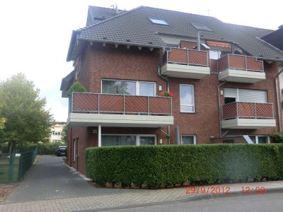 Komfortable Drei-Zimmer Maisonette in Rheindorf-Süd in ruhige Wohnlage