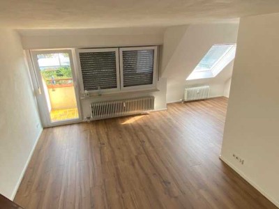 Ansprechende 2,5-Zimmer-Maisonette-Wohnung mit Balkon in Walldorf