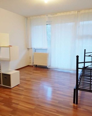 Regensburg: Schönes  1-Zimmer-Apartment mit EBK, Balkon, 1. OG, TG-Stellplatz, Kellerabteil, Uni-nah