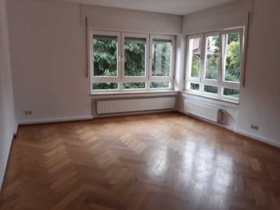 Stuttgart nähe Augsburger Platz / komplett renoviert / Balkon / ruhige Lage - von Privat