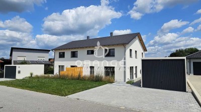 ***ERSTBEZUG! Moderne Neubau-DHH KFW55 - vollunterkellert & 2 gr. Terrassen - in ruhiger Lage!!***