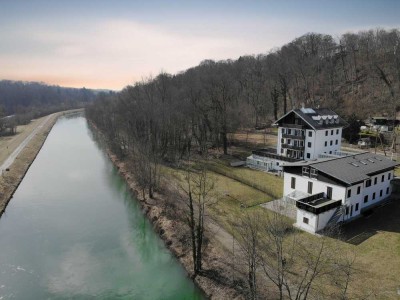 Alleinlage an der Isar | Wohnen mit ca. 770 qm Garten im ehemaligen Kur- und Badehaus in Pullach