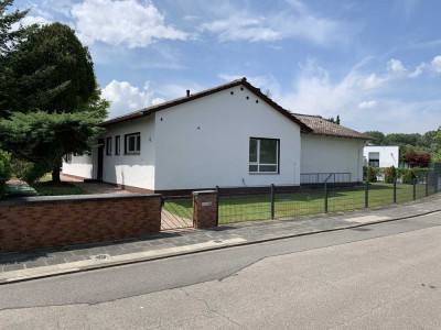 Großzügiger Winkelbungalow auf Traum-Grundstück in bevorzugter Wohnlage