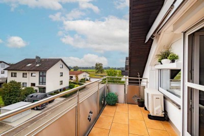 Modernisierte 3-Zi DG-Wohnung mit Klima, neue Küche, Balkon und Garage