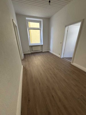 3-Zimmer-Wohnung in Wuppertal-Schwarzbach – frisch renoviert mit neuem Vinylboden