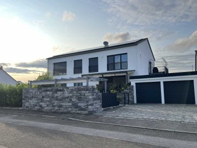 Geschmackvolle 2-Raum-Wohnung mit Balkon und EBK in Baar-Ebenhausen