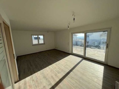 Schöne und neuwertige 2 1/2-Zimmer-Erdgeschosswohnung mit geh. Innenausstattung mit Terasse und EBK