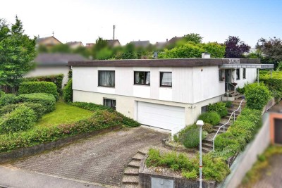 Großzügiges Einfamilienhaus mit 6 Zimmern, Garage und Garten