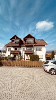 Großzügige 3 Zimmer Wohnung! Bezugsfrei!