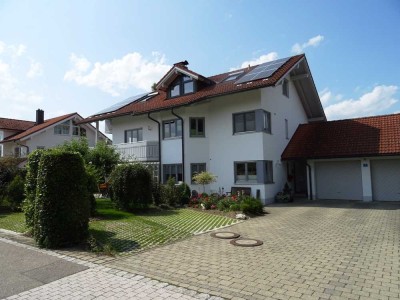 wunderschöne, sonnige 3-Zimmer DG-Wohnung mit Bergblick, Balkon, Einbauküche ca. 75m², wie Neu