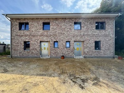 Moderne Doppelhaushälfte im Neubaugebiet