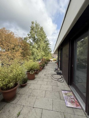 Hochwertige 3 Zi. Penthouse Wohnung mit einer ca. 100 m2 großen Dachterrasse, mod. EBK, gr. Keller