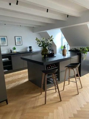 Exklusive, teilmöblierte 2-Zimmer-Loft-Maisonette-Wohnung mit geh. Innenausstattung