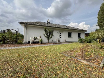 Moderner Wohntraum – Freistehendes Einfamilienhaus mit Anbaupotenzial und großem Grundstück