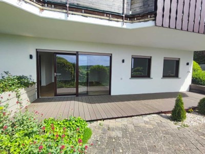 Exklusive, vollst. renovierte 2-Zimmer-Terrassenwohnung mit geh. Innenausstattung mit Balkon