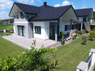 Exklusives Einfamilienhaus (230m²) mit Einliegerwohnung in sonniger Lage in Rudersdorf!
