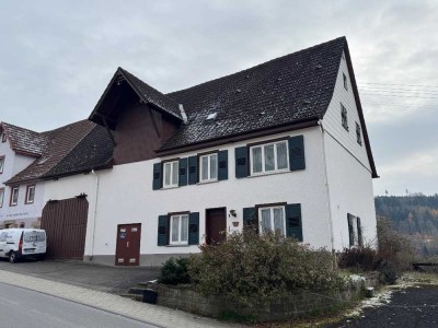 Hier können Sie sich verwirklichen - Bauernhaus mit Scheune und Stall in Aussichtslage von Ebhausen