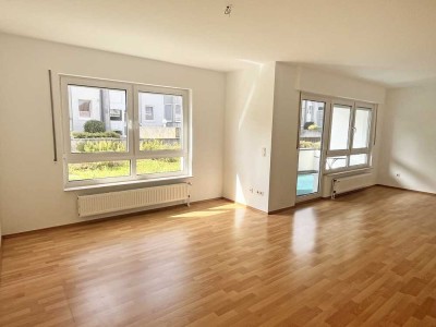 Renovierte und helle 2 Zimmer-Erdgeschoss-Wohnung mit EBK in B.O. - Zentrum