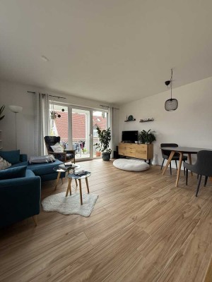 Charmante 2-Zi.-Wohnung mit Balkon, hochwertiger Ausstattung und zwei Carports in Geisenfeld