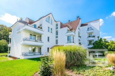 Stilvolle Wohnung in wunderbarem Anwesen mit Privatpark!