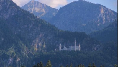 Attraktive, Neuwertige 4 Zimmer Wohnung in Füssen, großer Balkon! E-Ladestation, Berg-u. Schloßblick