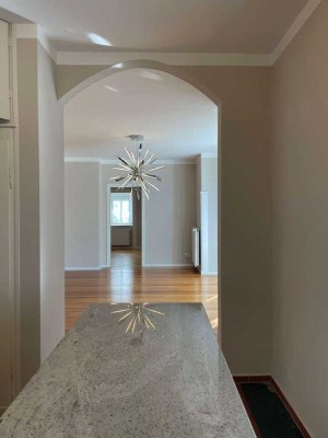 Wohnen und Arbeiten im Einklang | Herrschaftlicher 4-Zimmer Altbau mit großem Homeoffice in Bestlage