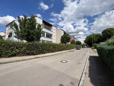 helle, freundliche 1-Zi.-Whg. Wohnung mit Balkon und Einbauküche