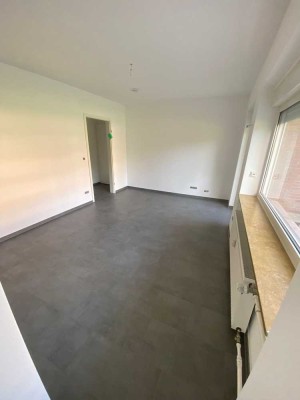 Ansprechende 2-Zimmer-Hochparterre-Wohnung mit Balkon und Einbauküche in Willich