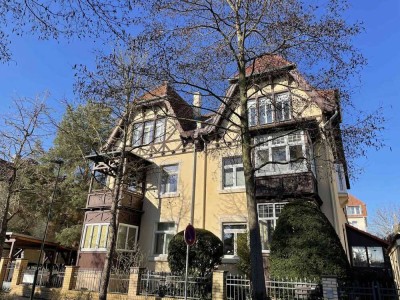 Schicke 3 Zimmer-Wohnung in neu sanierter, denkmalgeschützter Villa in Bestlage von Markkleeberg!