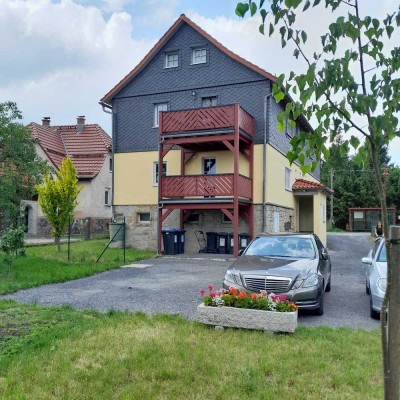 Sanierte 3-Raum-Erdgeschosswohnung mit Balkon
