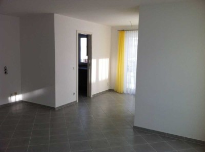 Geschmackvolle 2-Zimmer-Wohnung mit Balkon und Einbauküche in Germering