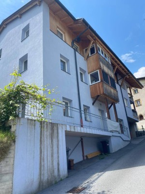 Vollständig renovierte 3-Zimmer-Erdgeschosswohnung mit Balkon und Einbauküche in Landeck