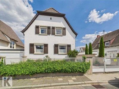 Charmantes Einfamilienhaus mit Einliegerwohnung, Garage und vielseitigen Nutzungsmöglichkeiten
