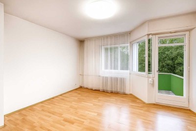 Gemütliche Hochparterre-Wohnung mit Balkon und Vorgarten am beliebten Gemeindepark Lankwitz