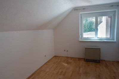 Ruhige Dachgeschoßwohnung - Preisreduktion!