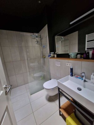 Vollmöbliertes Apartment mit edlem Bad!