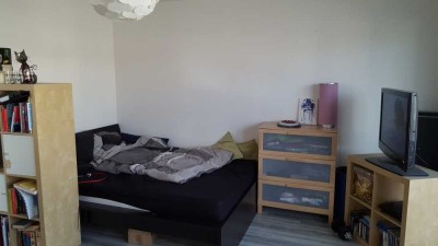 Helle 1,5-Zimmer-Wohnung mit Balkon & Parkplatz – zentral, gut geschnitten