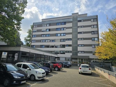Attraktive, vermietete 2 Zimmerwohnung mit Balkon, Bad mit Fenster, in zentraler Lage in Rheydt