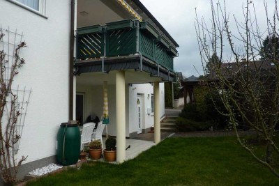 Freundliche und gepflegte 2-Raum-Souterrain-Wohnung mit geh. Innenausstattung mit Balkon und EBK