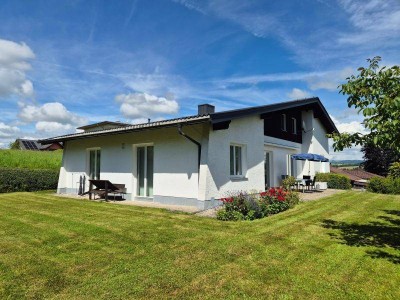 Neufelden Ortszentrum! Großzügiger Bungalow, 145 m² Wohnfläche, 5 Zimmer, vollunterkellert, 1125 m² Grund, 3 Garagenplätze!