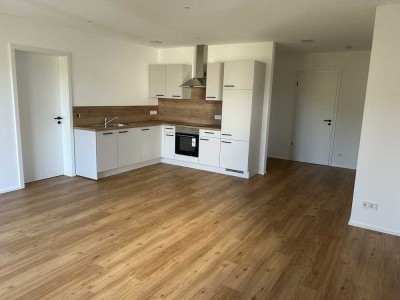 Moderne Einliegerwohnung mit gehobener Ausstattung – Erstbezug in ruhiger Lage