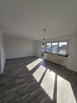 ++ große & moderne Traumwohnung mit 2 Garagen + ca. 105 qm Wfl. + zwei Balkone + EBK + Rastatt ++